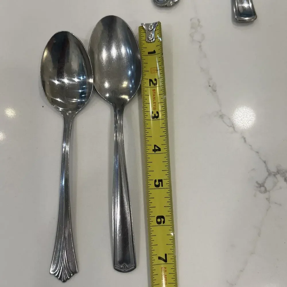 Vtg Lot of 4 Stainless‎ Dinner Spoons Assorted 8” Flatware Silverware